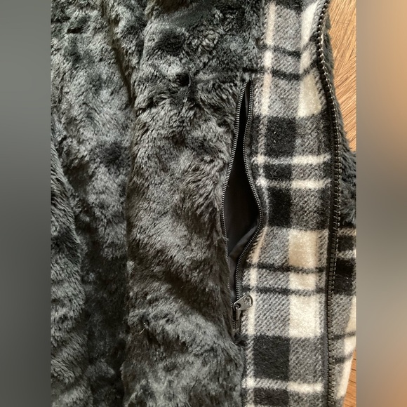 Woolrich Vintage Wool Vest with Faux Fur Lining - Black & Cream Buffalo … - Picture 13 of 13
